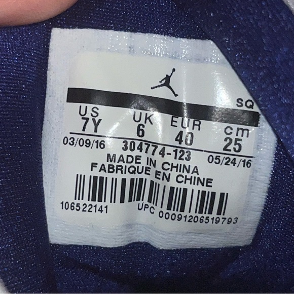 AIR JORDAN VII ALTERNATE 7Y
(Womens 8.5) - Picture 6 of 12